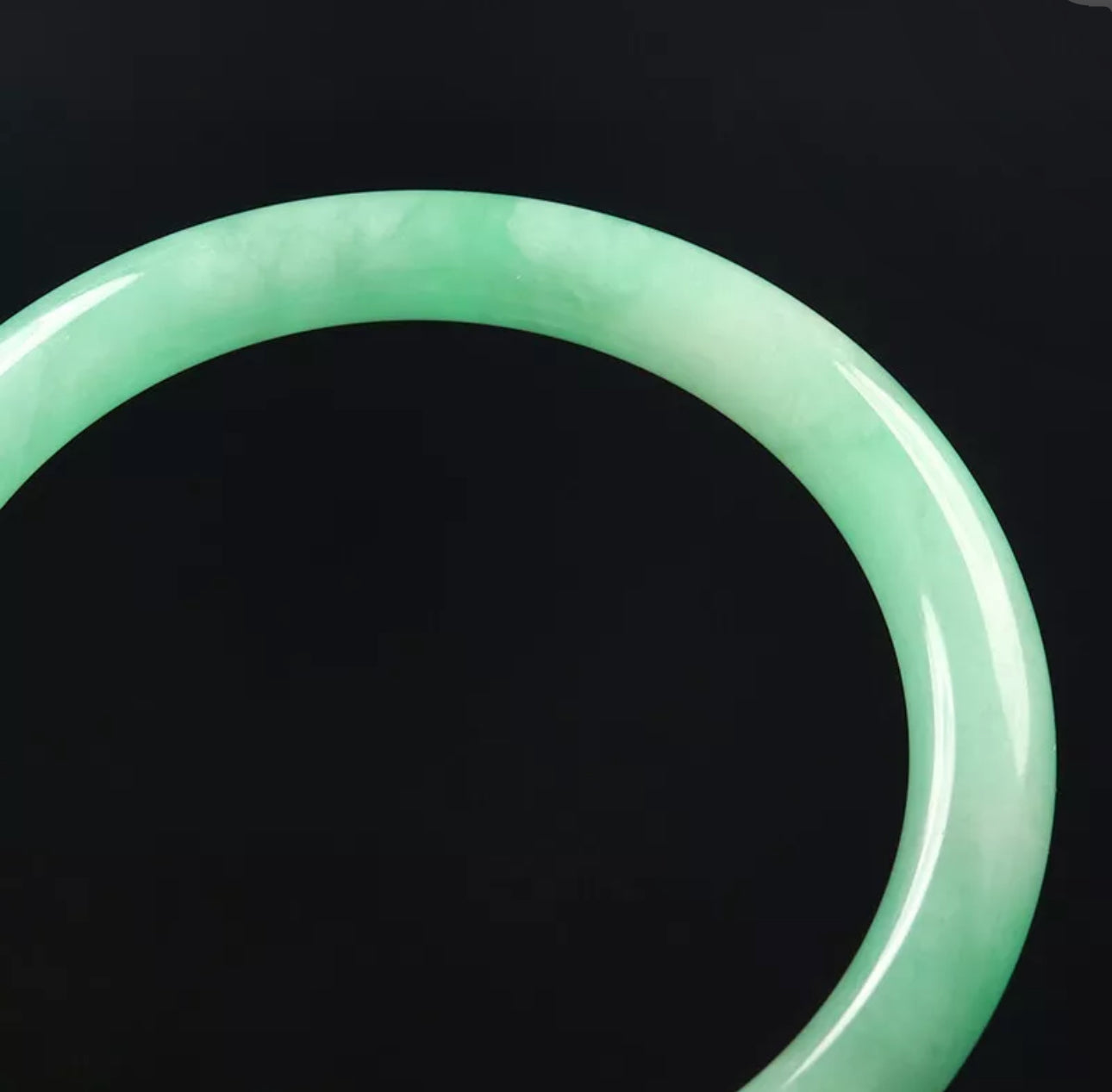 VINTAGE Medium Jadeite Green Jade Bangle Size 57mm S355 - JazzyJewelbyAmina
