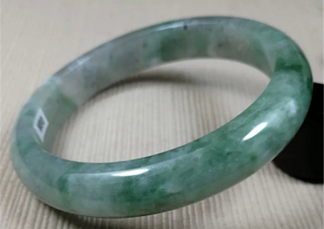 VINTAGE Large Jadeite Green Jade Bangle Size 62mm S80 - JazzyJewelbyAmina