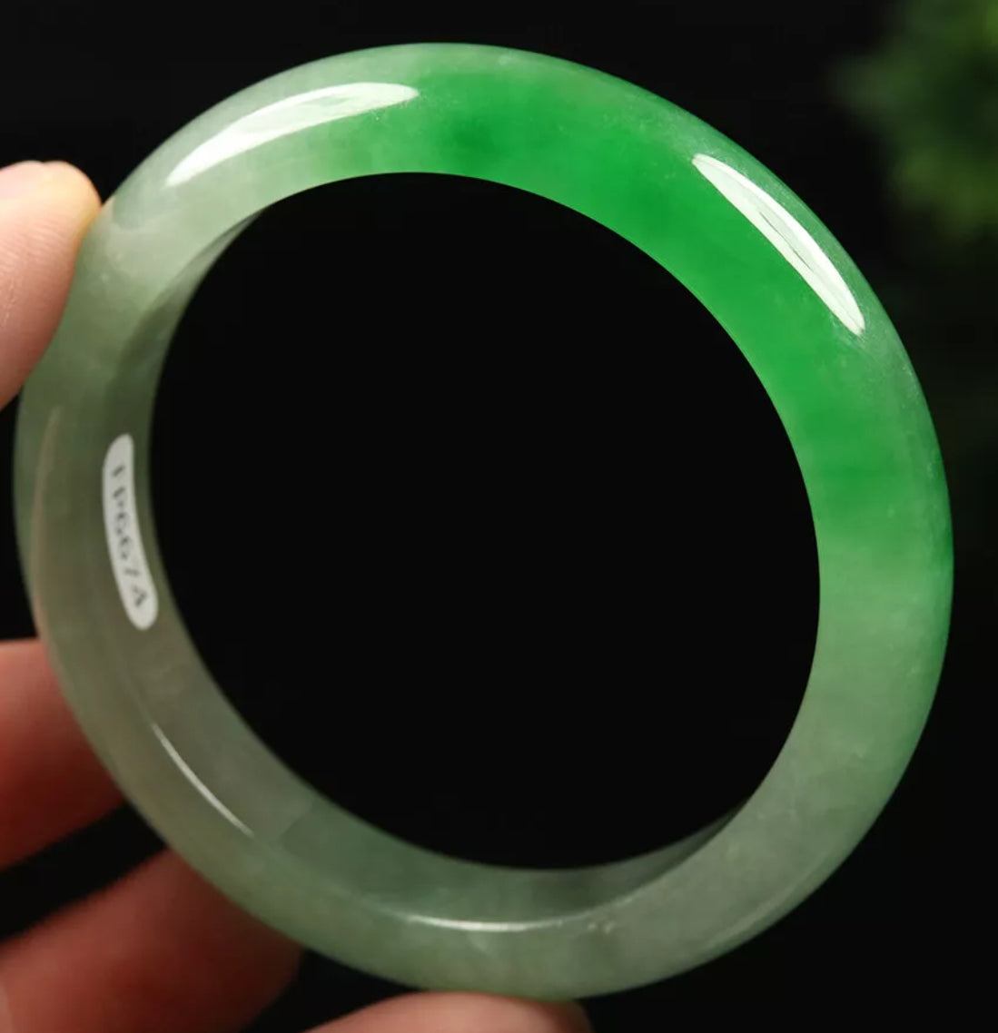 VINTAGE Small Jadeite Green Jade Bangle Size 56mm Unique Ombré Jade A041