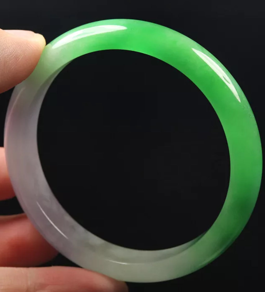 VINTAGE Medium Jadeite Green/Lavender Jade Bangle Size 58mm U515 - JazzyJewelbyAmina