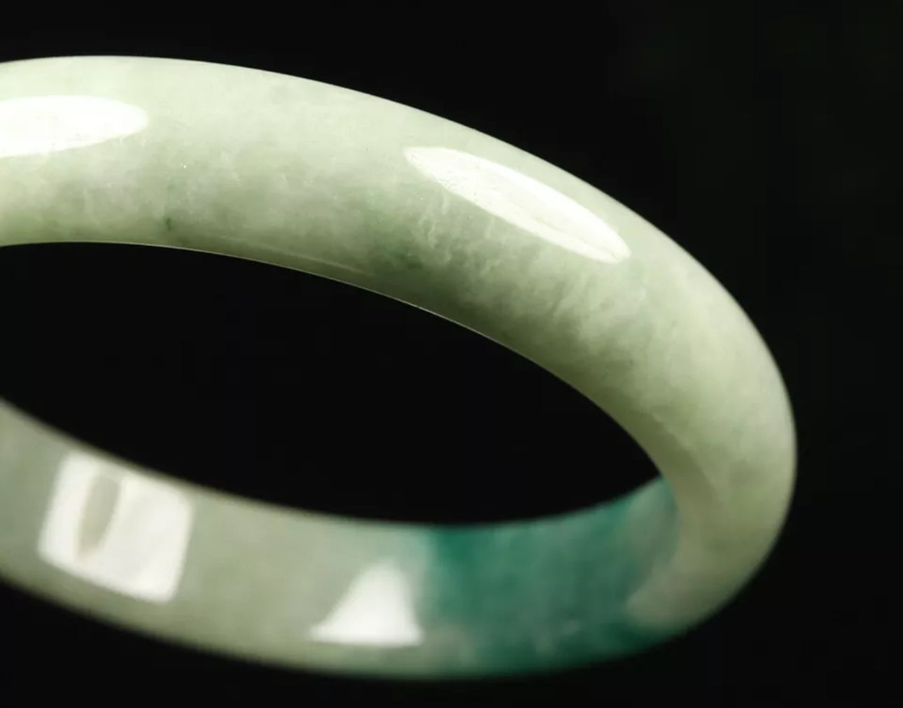VINTAGE Small Jadeite Green Jade Bangle Size 56mm U584 - JazzyJewelbyAmina