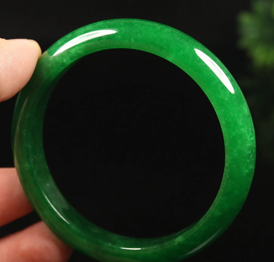 VINTAGE Medium Jadeite Green Jade Bangle Size 57MM S689