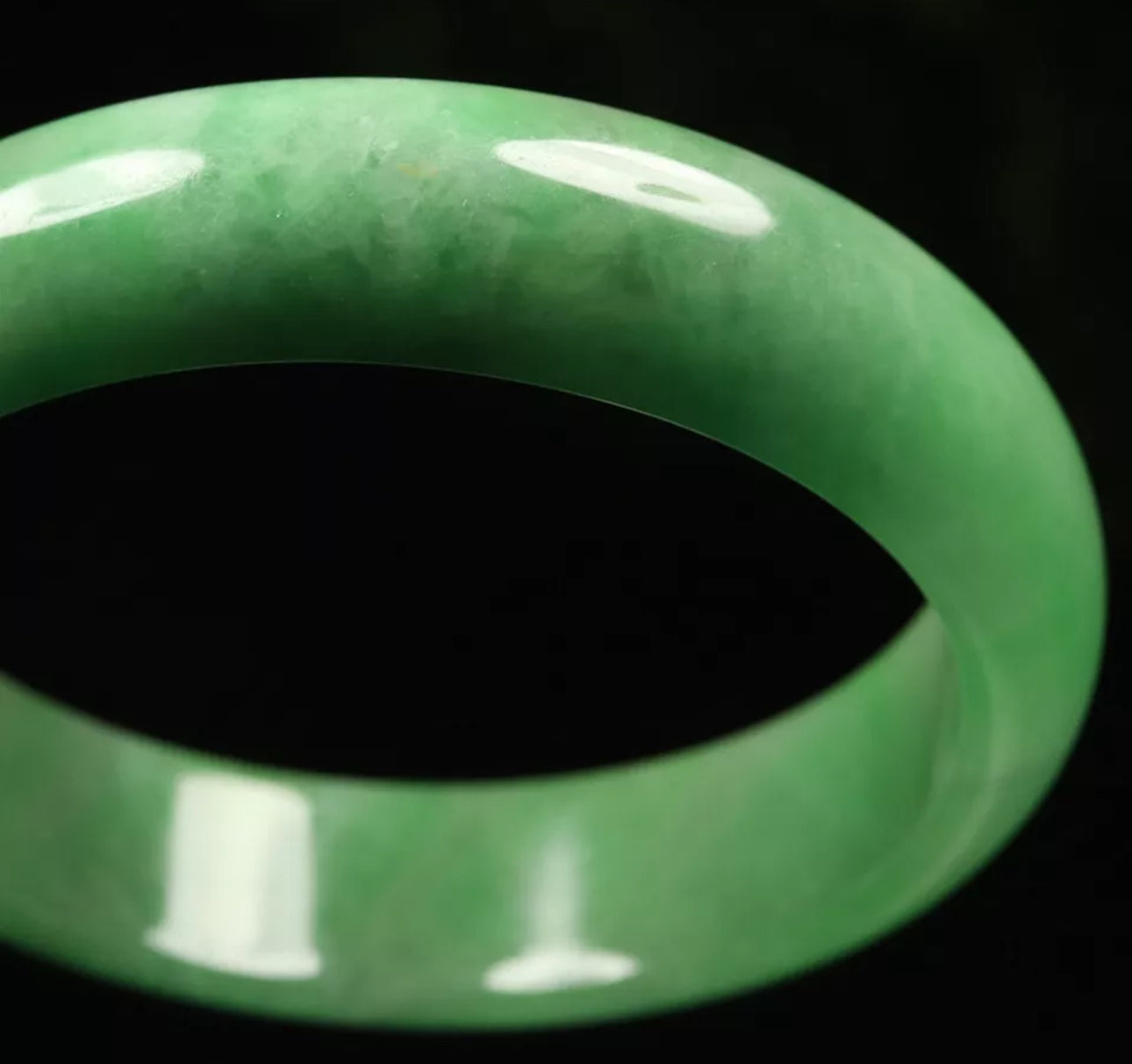 VINTAGE Large Jadeite Green Jade Bangle Size 60mm Solid Apple Green Jade J791 - JazzyJewelbyAmina