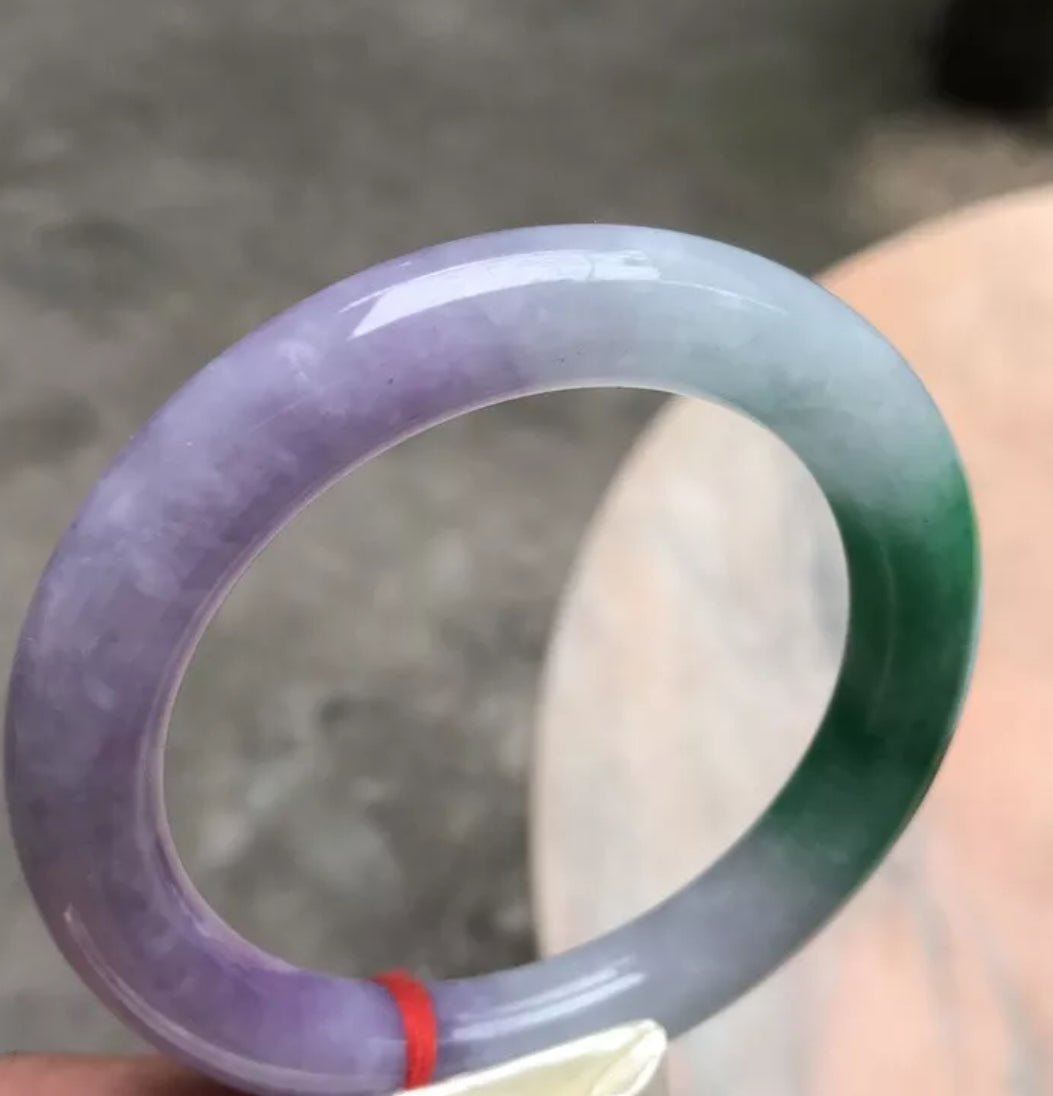 VINTAGE Large Jadeite Green/Lavender/White Jade Bangle Size 60mm Round Princess Cut D992 - JazzyJewelbyAmina