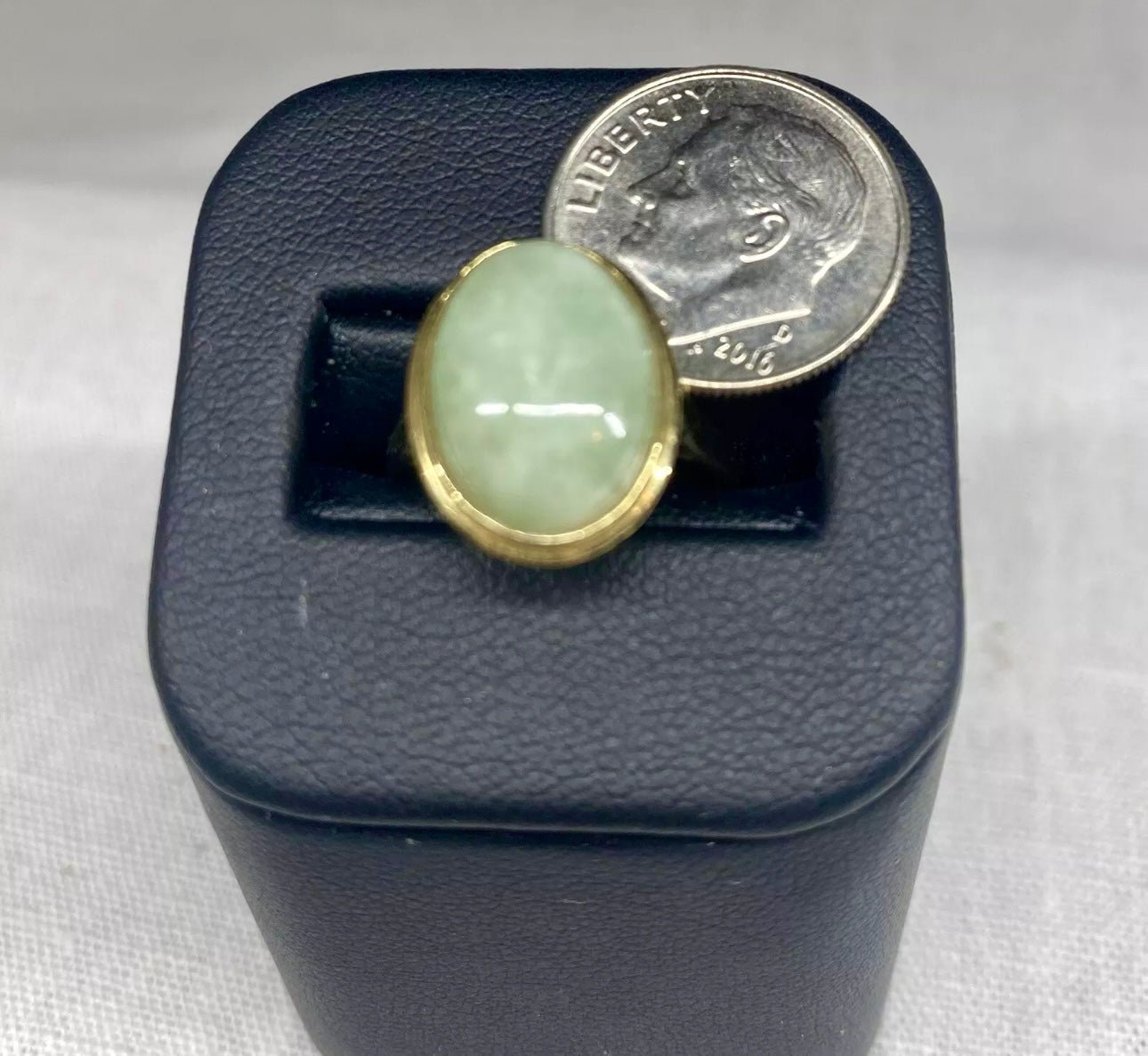 VINTAGE Jade 14K Solid Gold Oval Cabochon Ring Size 5 - JazzyJewelbyAmina