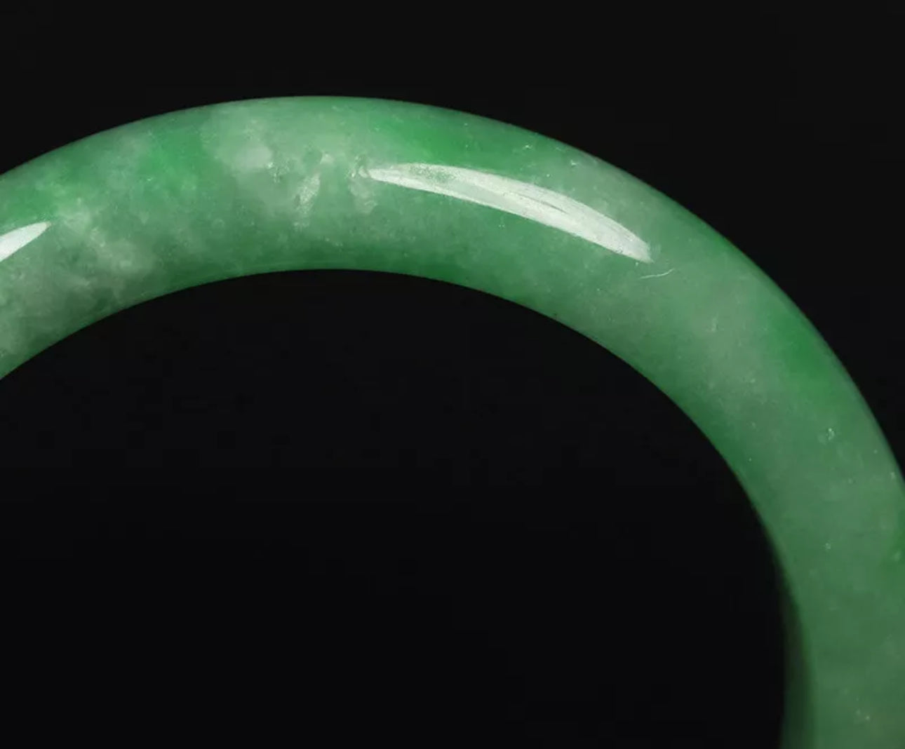 VINTAGE Medium Jadeite Green Jade Bangle Size 58mm S595 - JazzyJewelbyAmina