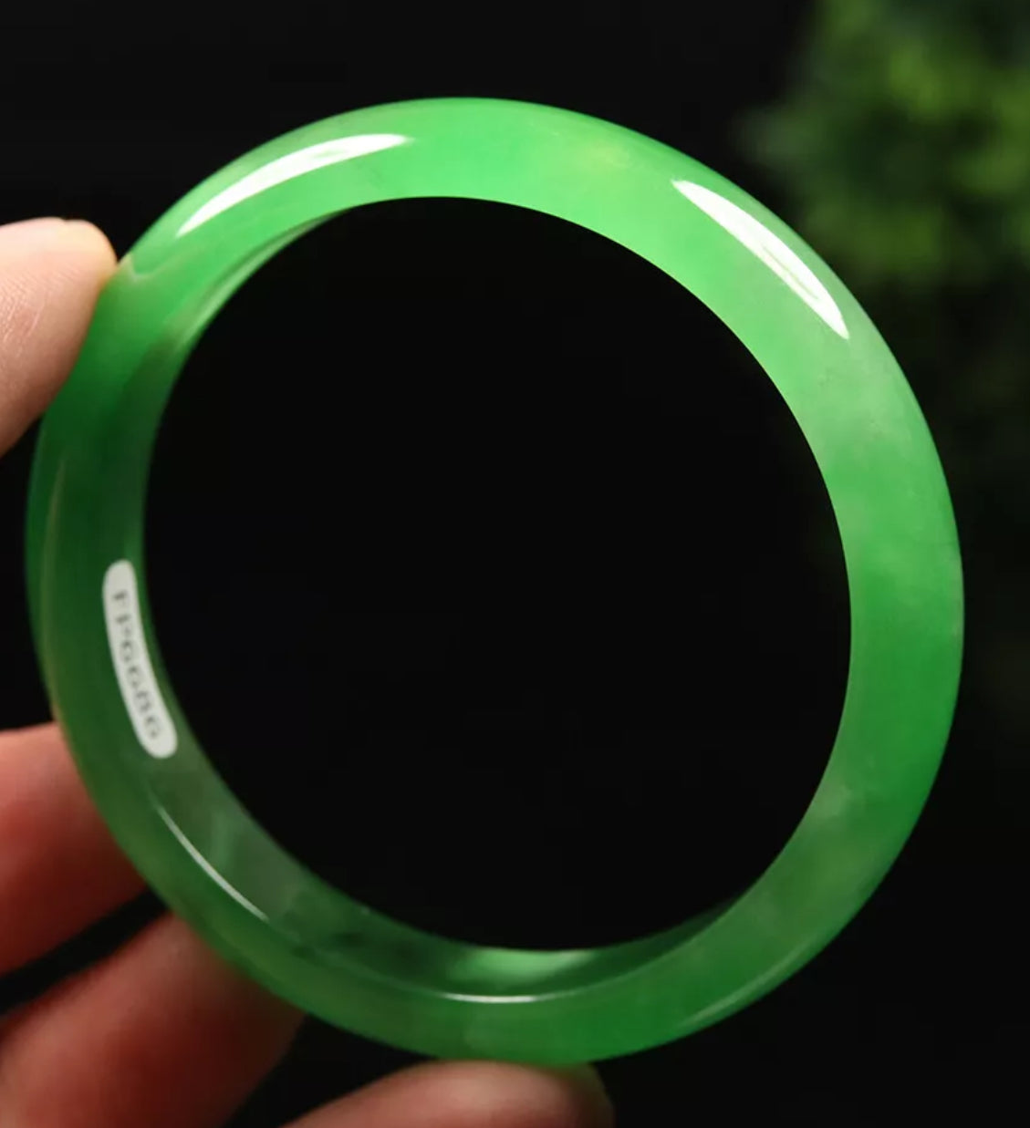 VINTAGE Medium Jadeite Green Jade Bangle Size 58mm Emerald Green Jade Shade M425 - JazzyJewelbyAmina