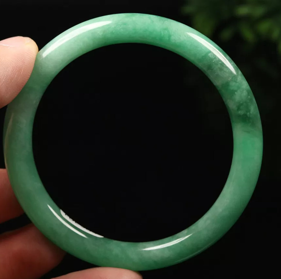 VINTAGE Medium Jadeite Green Jade Bangle Size 58mm Round Princess Thin Cut J835 - JazzyJewelbyAmina