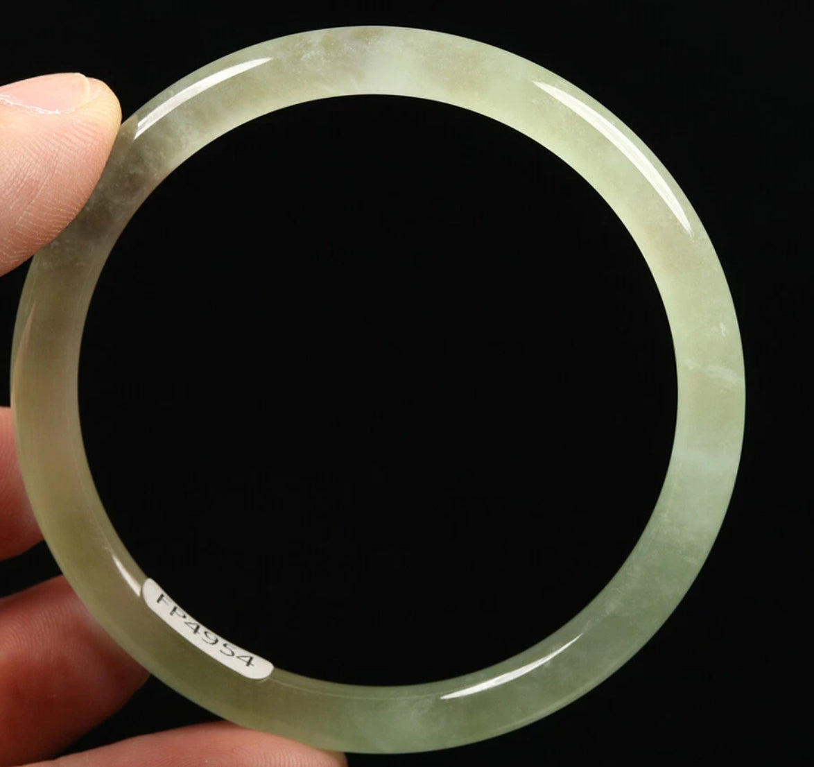 VINTAGE Medium Jadeite ICY Green Jade bangle Size 57 mm Round Princess Cut U954