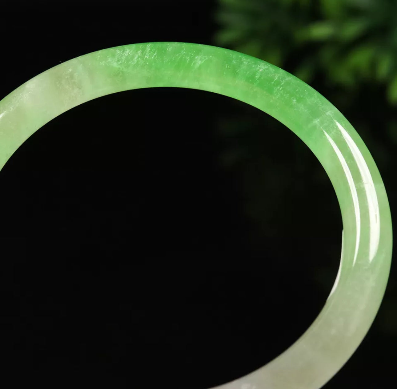 VINTAGE Medium Jadeite Green Jade Bangle Size 58mm Round Princess Cut D073 - JazzyJewelbyAmina