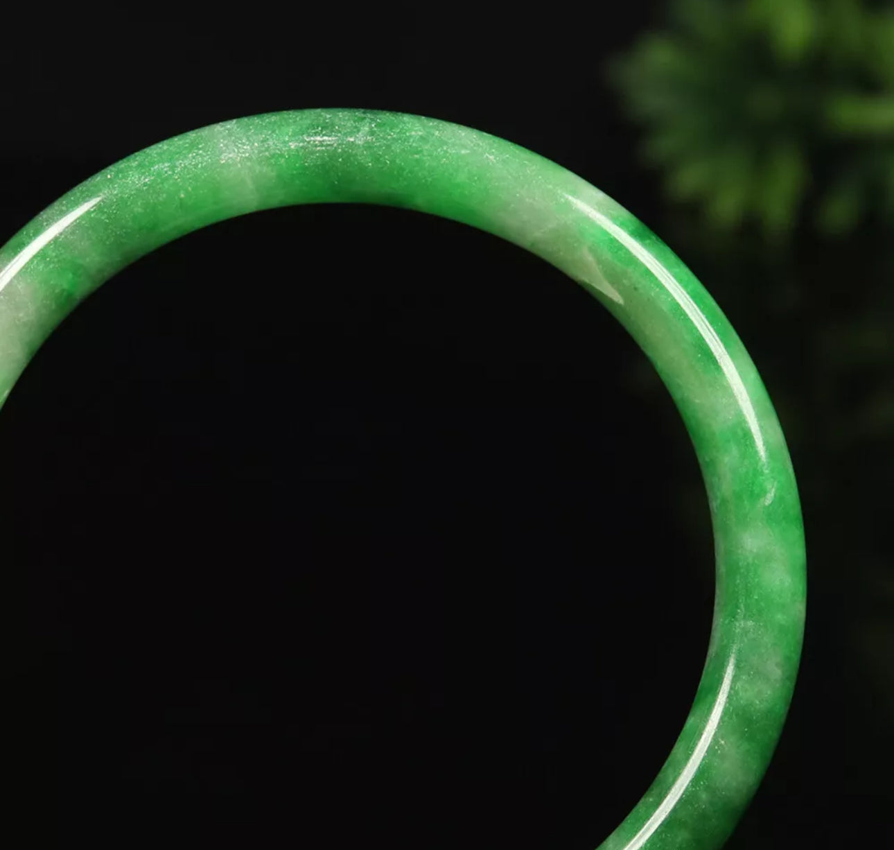 VINTAGE Medium Jadeite Green Jade Bangle Size 59mm Round Princess Cut Imperial Green Jade U3141