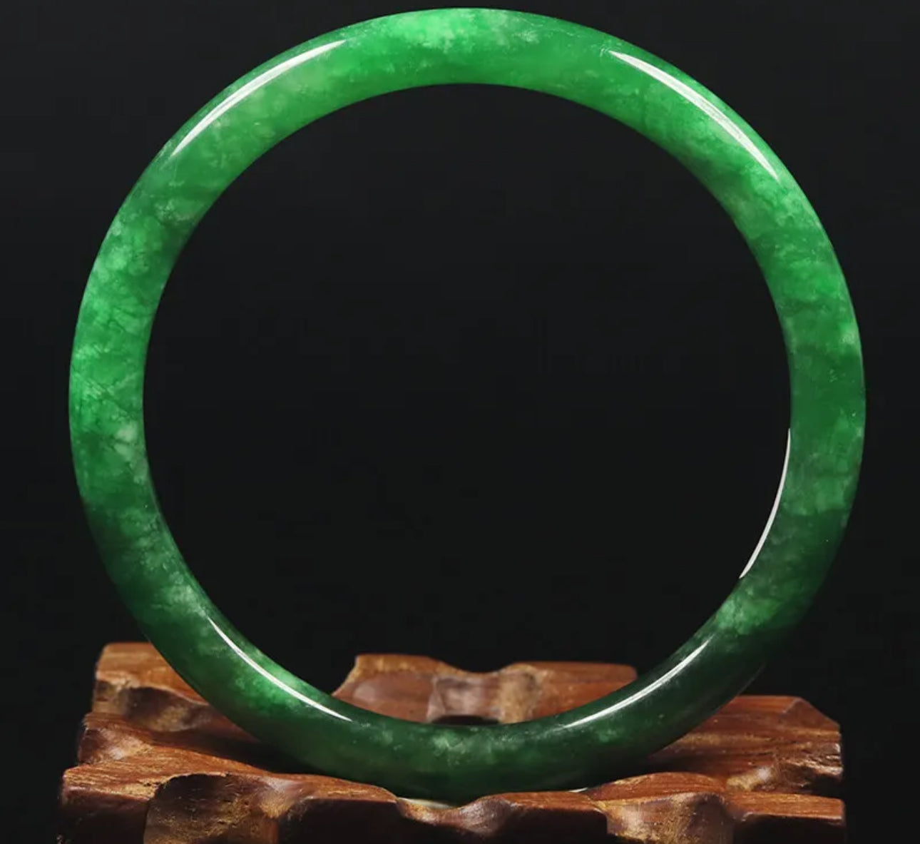 VINTAGE Small Jadeite Green Jade Bangle Size 59mm Round Princess Thin Cut Emerald Green! Y983 - JazzyJewelbyAmina