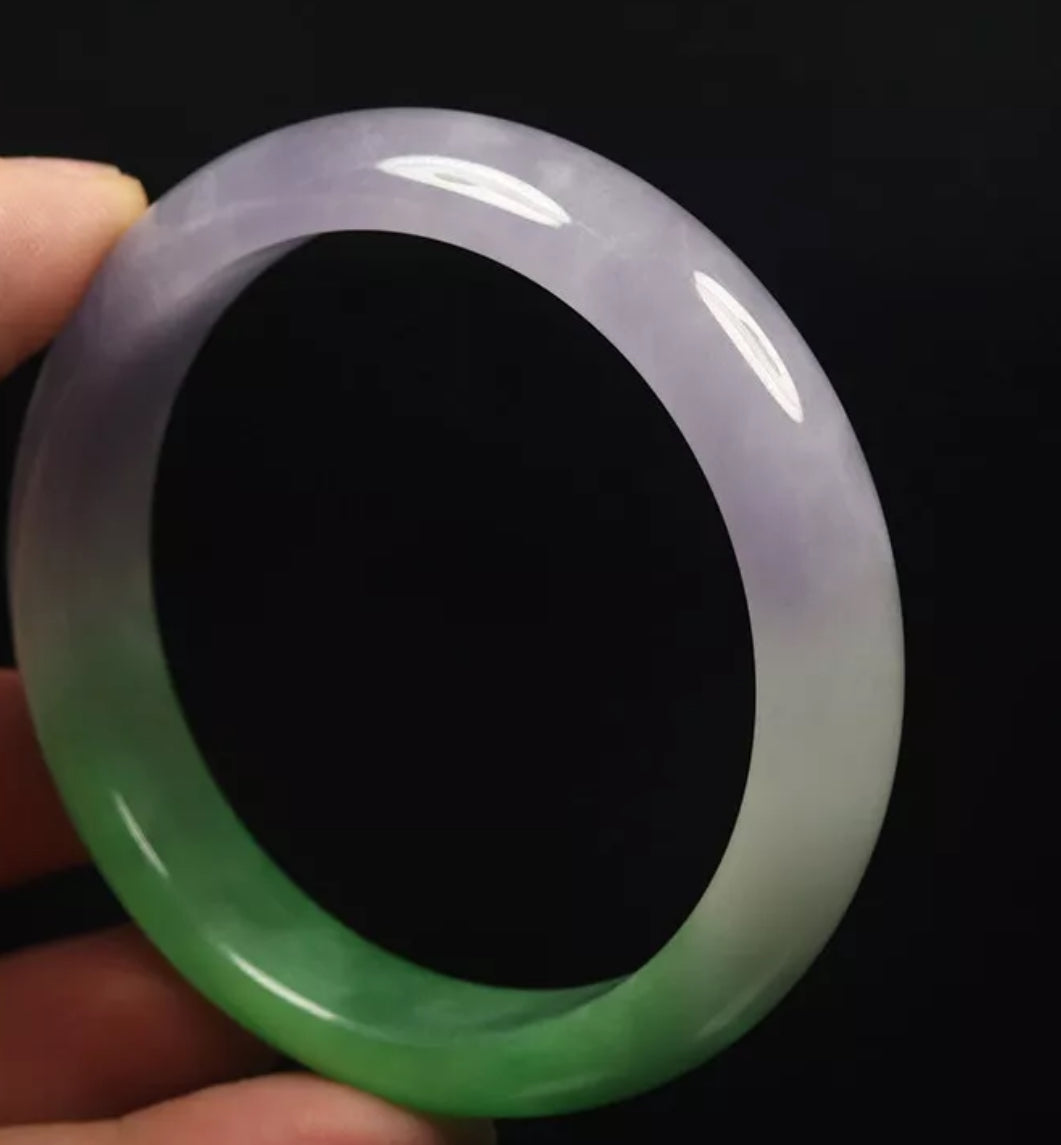 VINTAGE Medium Jadeite Green Jade Bangle Size 58mm D481 - JazzyJewelbyAmina
