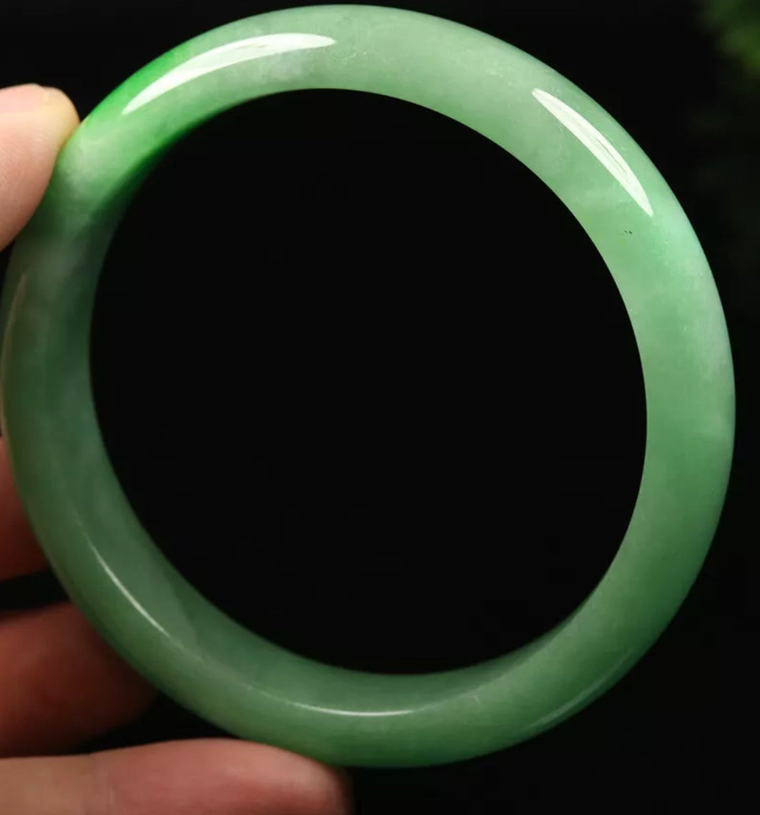 VINTAGE XL Jadeite Green Jade Bangle Size 64mm S593 - JazzyJewelbyAmina