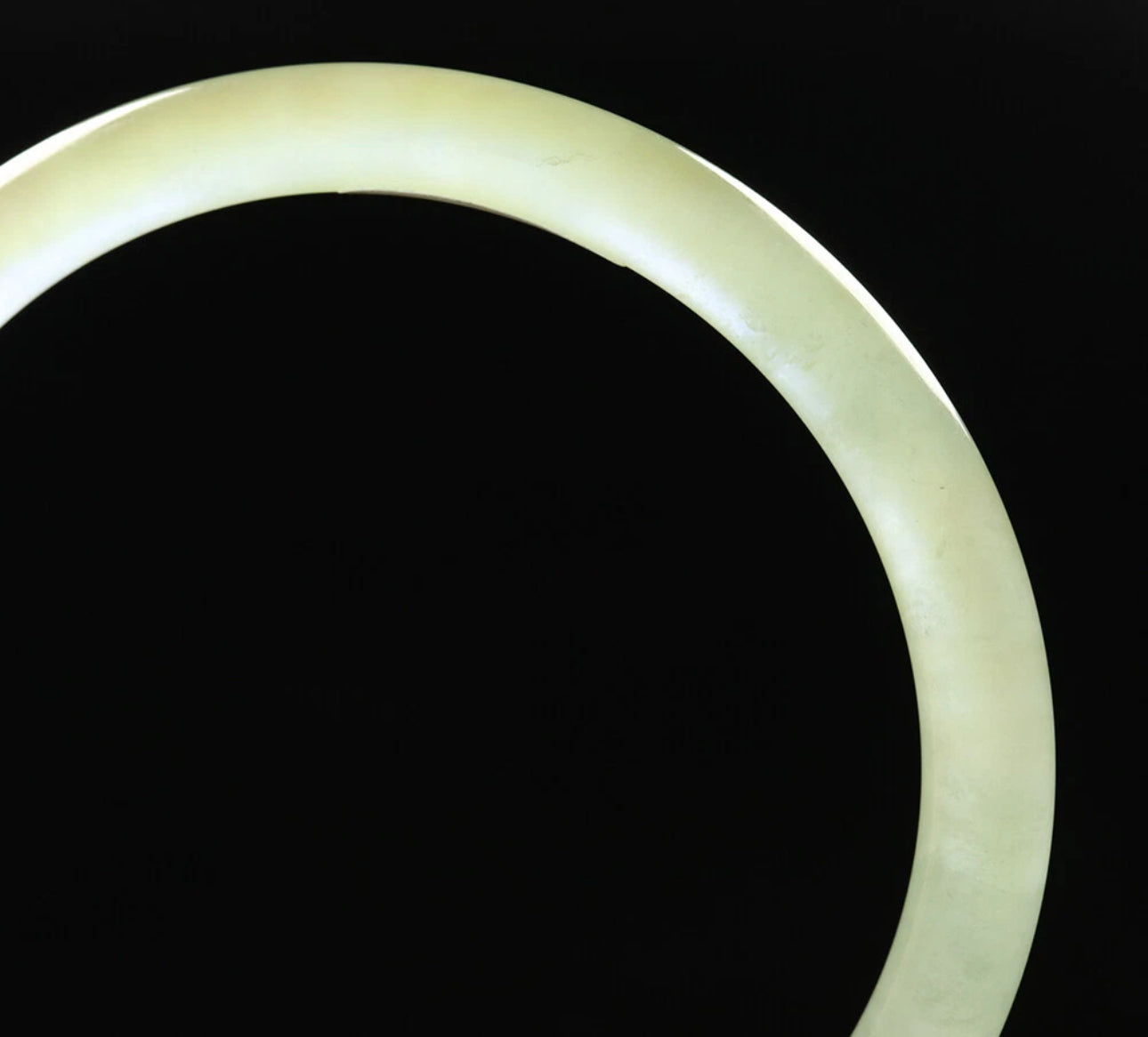 VINTAGE Medium Jadeite ICY Green Jade bangle Size 57 mm Round Princess Cut U954