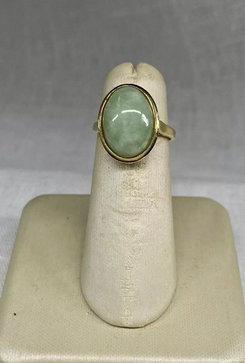VINTAGE Jade 14K Solid Gold Oval Cabochon Ring Size 5 - JazzyJewelbyAmina