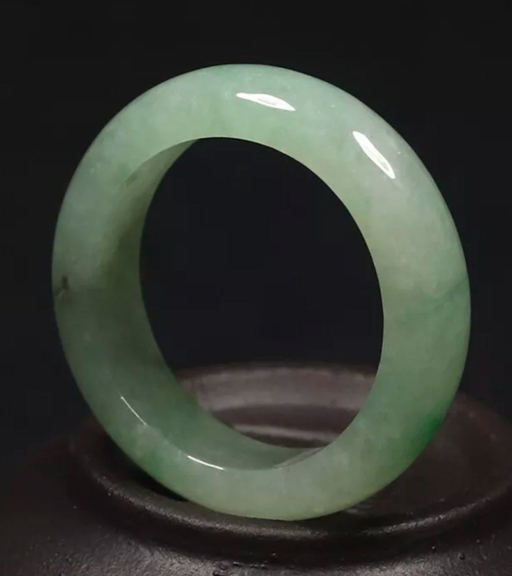 VINTAGE Medium Jadeite Green Jade Ring Certified Size 7.75 mm US R527 - JazzyJewelbyAmina