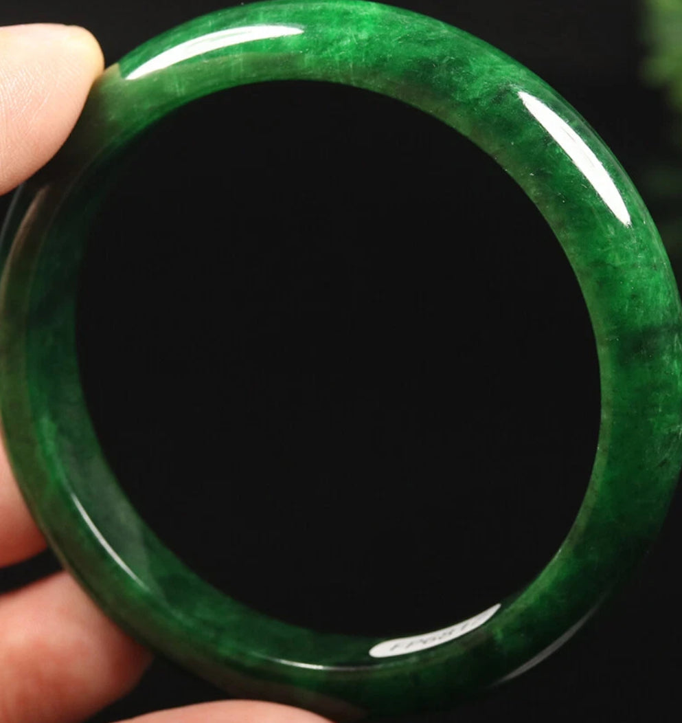 VINTAGE Medium Jadeite Green Hade Bangle size 58mm Y687