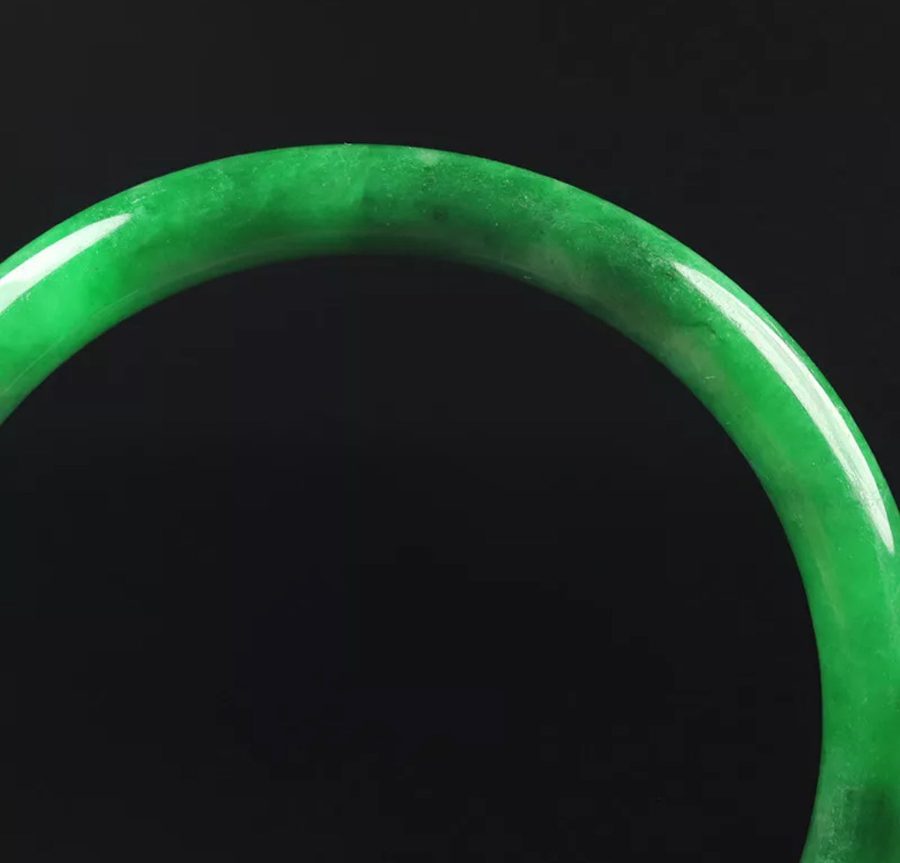 VINTAGE Small Jadeite Green Jade Bangle Round Princess Cut Size 56mm M829 Emerald Green! - JazzyJewelbyAmina