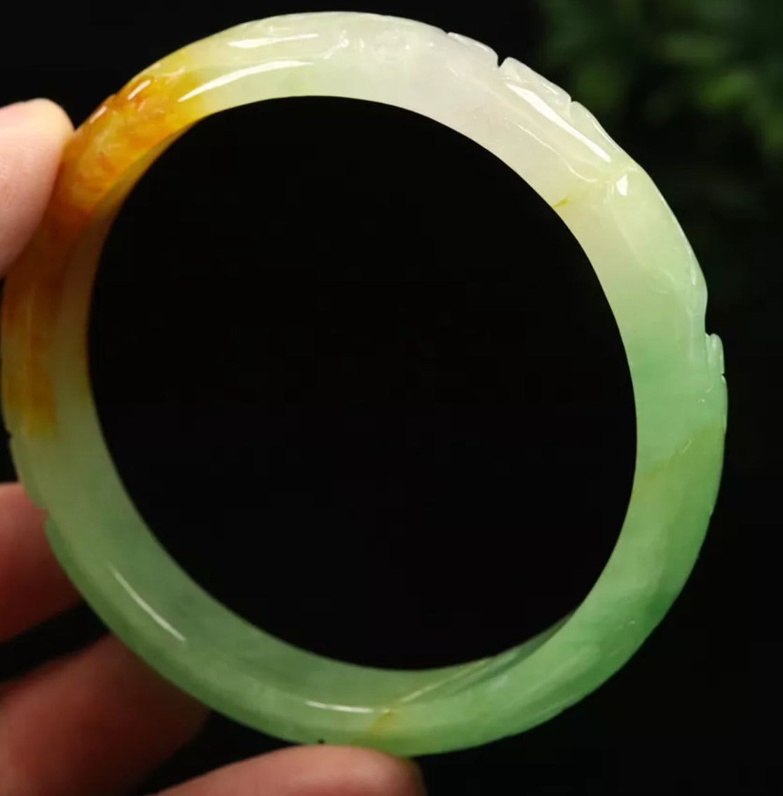 VINTAGE XL Jadeite Green/Brown Jade Bangle Handcarved Ruyi Bat Size 64mm J399 - JazzyJewelbyAmina