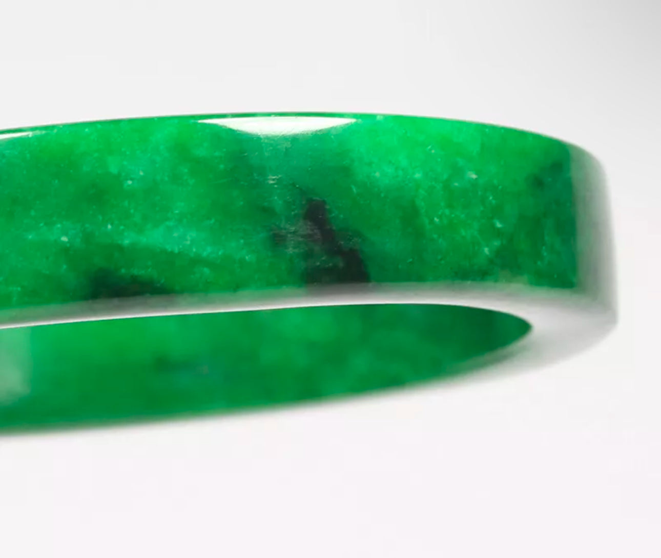 VINTAGE XXL Jadeite Green Jade Bangle Size 67mm Apple Green Jade Square Cut M933 - JazzyJewelbyAmina