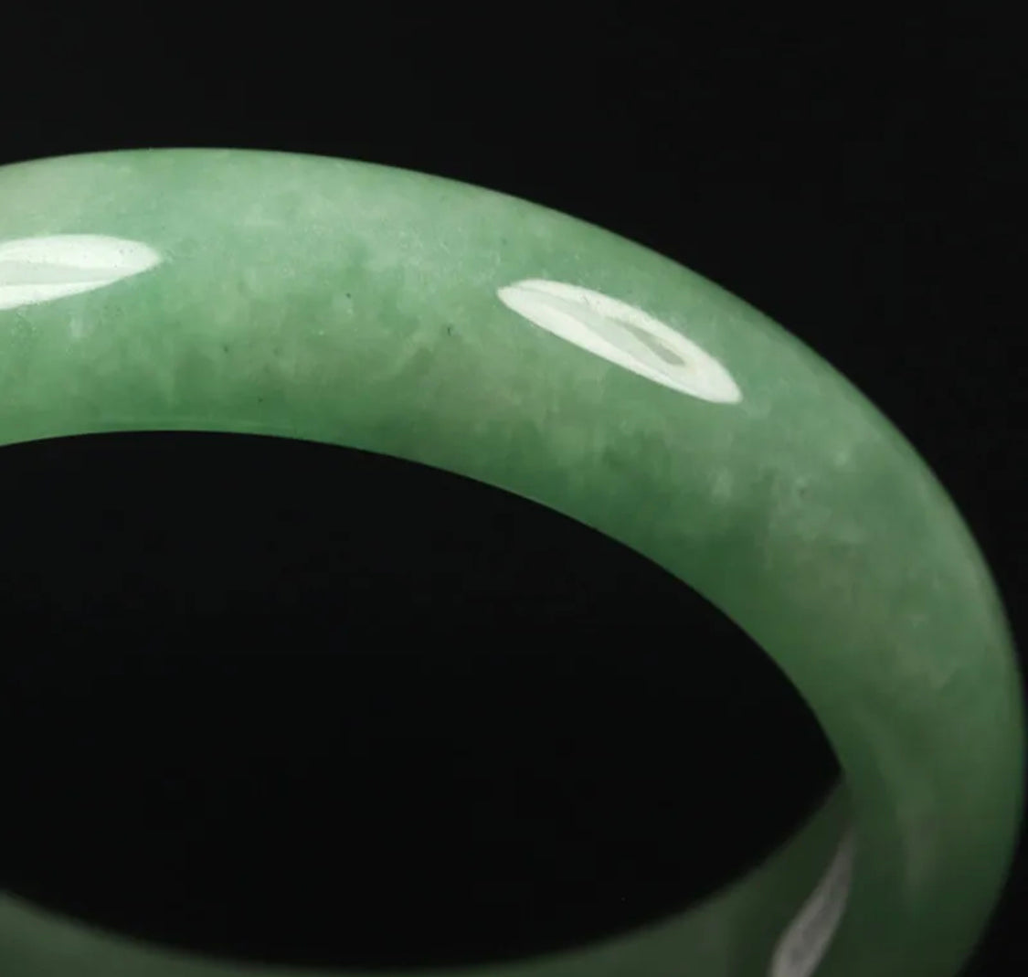 VINTAGE Large Jadeite Green Jade Bangle Size 60mm J743 - JazzyJewelbyAmina