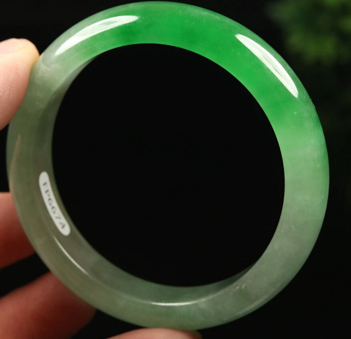 VINTAGE Small Jadeite Green Jade Bangle Size 56mm Unique Ombré Jade A041