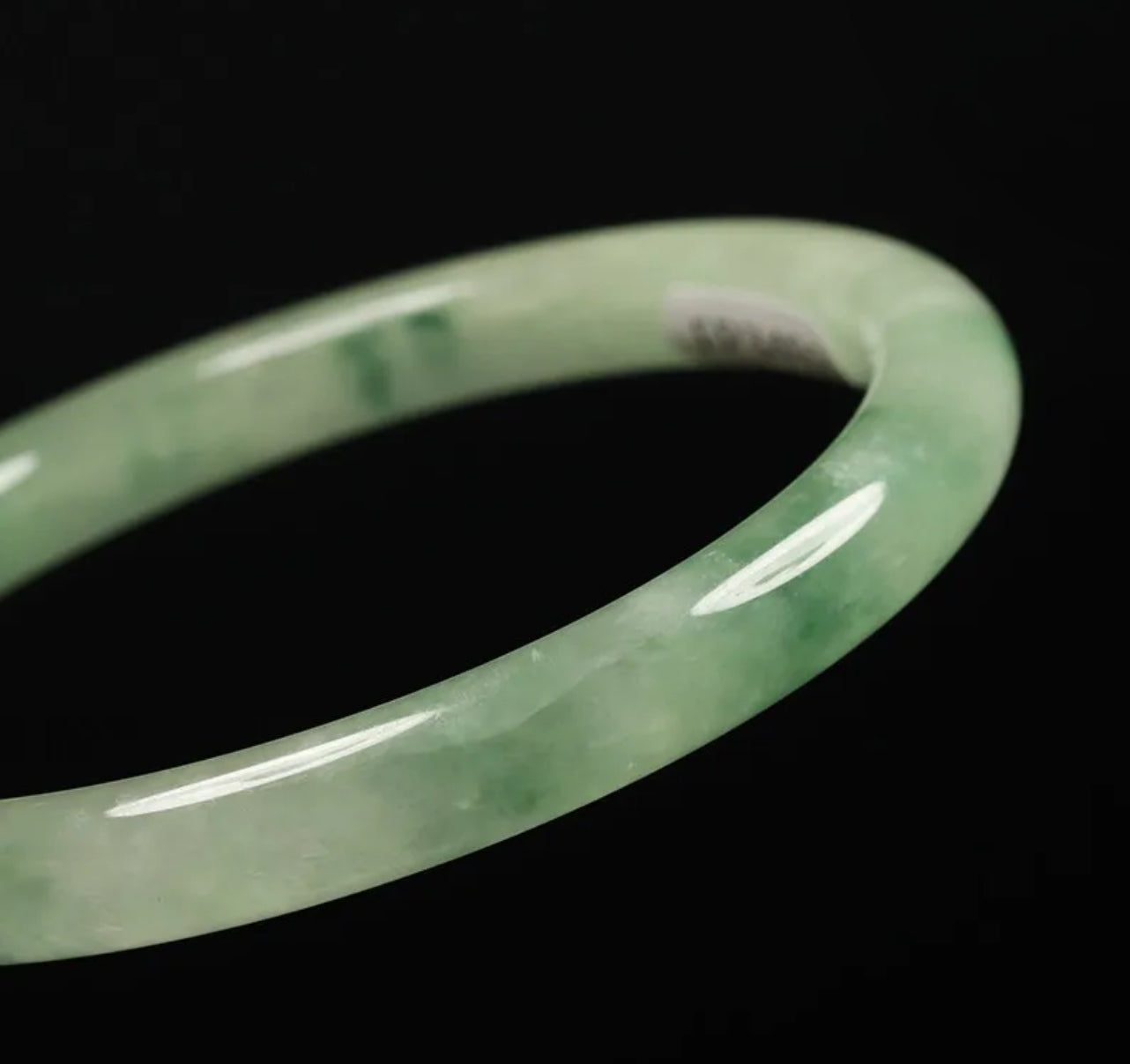 VINTAGE Medium Jadeite Green Jade Bangle Size 59mm Round Princess Cut A37 - JazzyJewelbyAmina