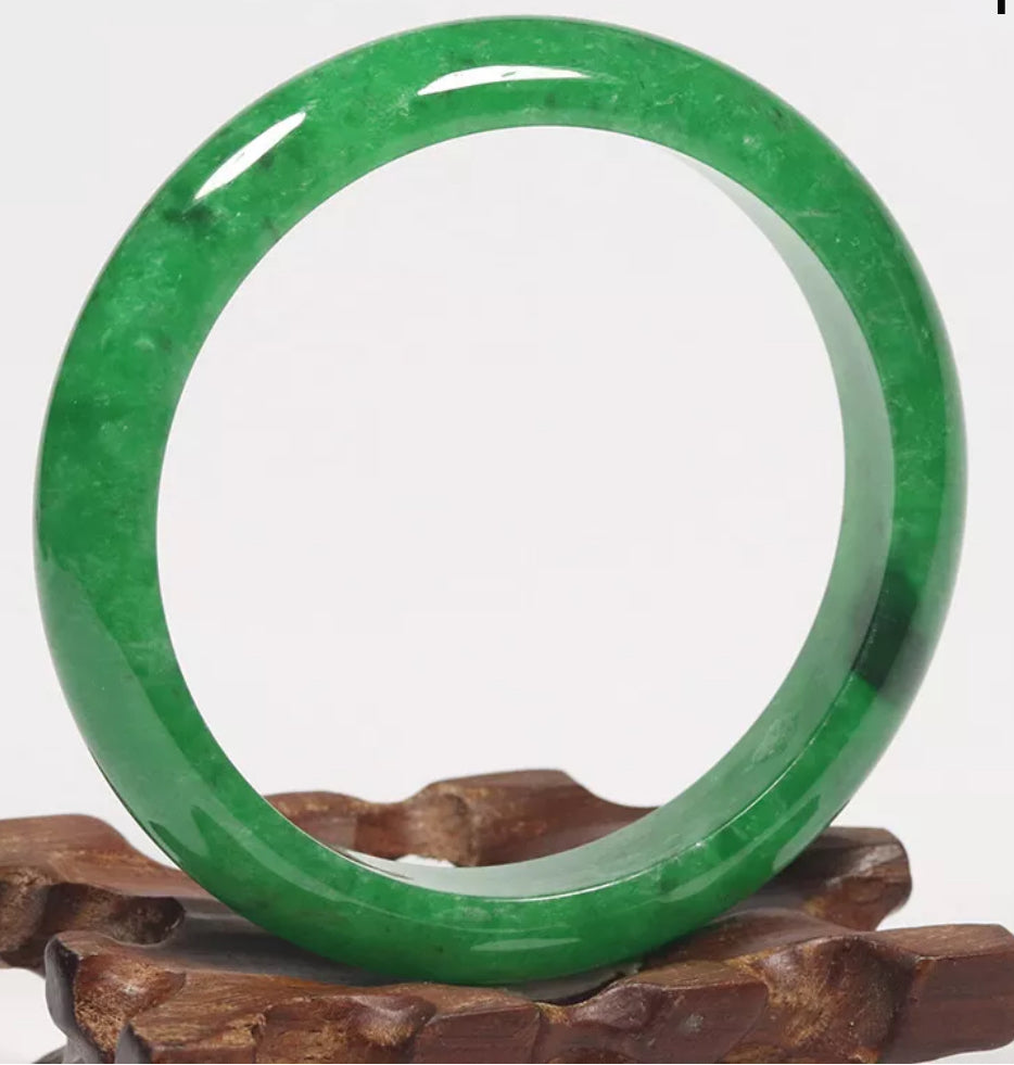 VINTAGE Medium Jadeite Green Jade Bangle Size 58mm Bright Apple Green! N241 - JazzyJewelbyAmina