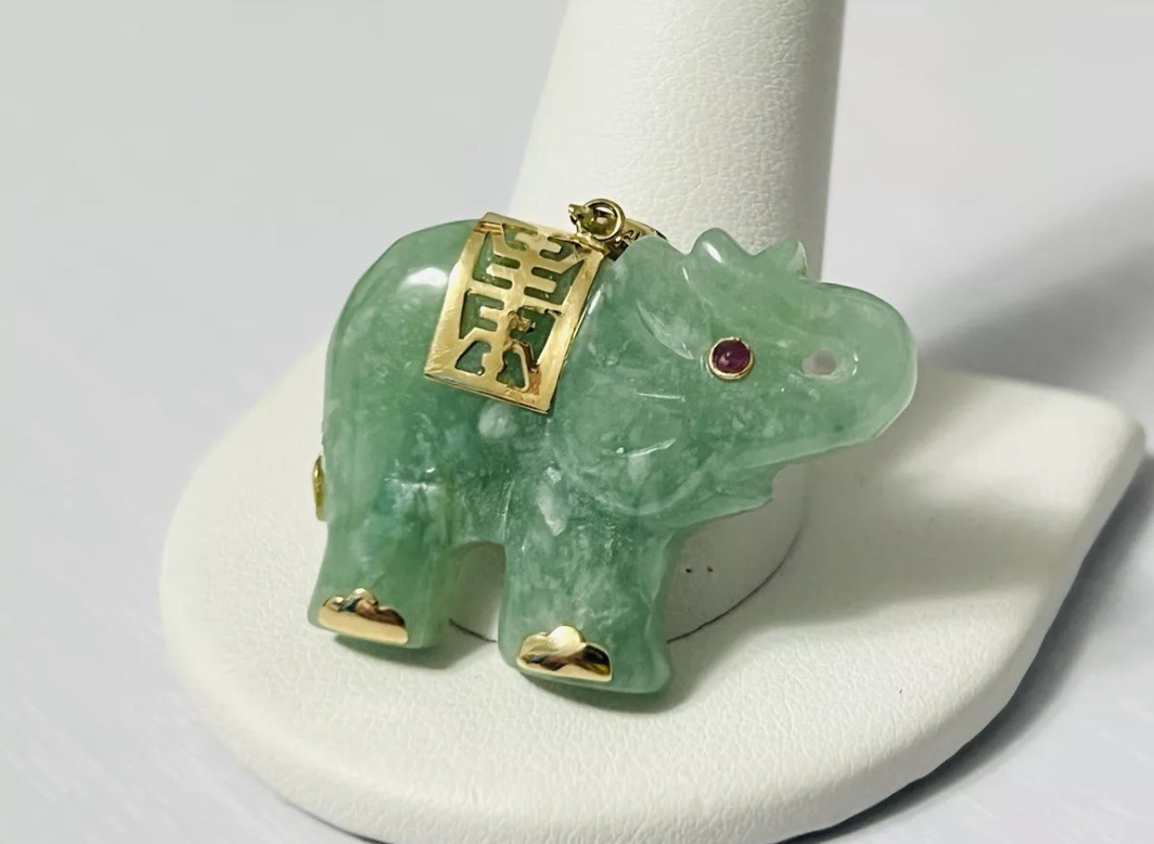 VINTAGE Jadeite Green Jade Elephant 14k Yellow Gold w/ Red Ruby Eye Pendant - Fine Jade Piece - JazzyJewelbyAmina