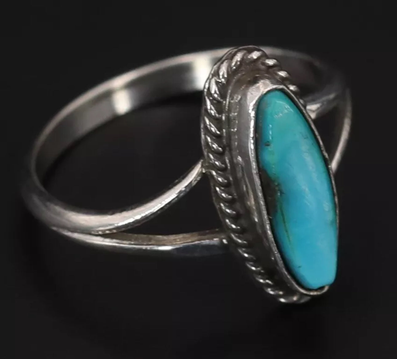 VINTAGE - NAVAJO Turquoise Elongated Braided STERLING SILVER Ring Size 6US - JazzyJewelbyAmina