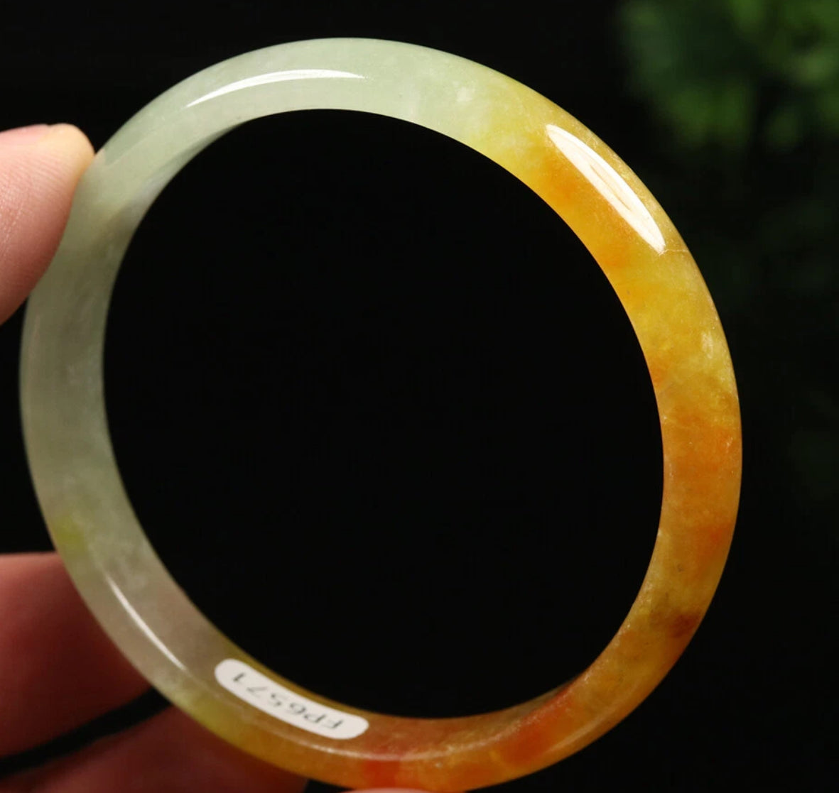 VINTAGE Small Jadeite Brown/Green Jade Bangle Size 56 mm U195