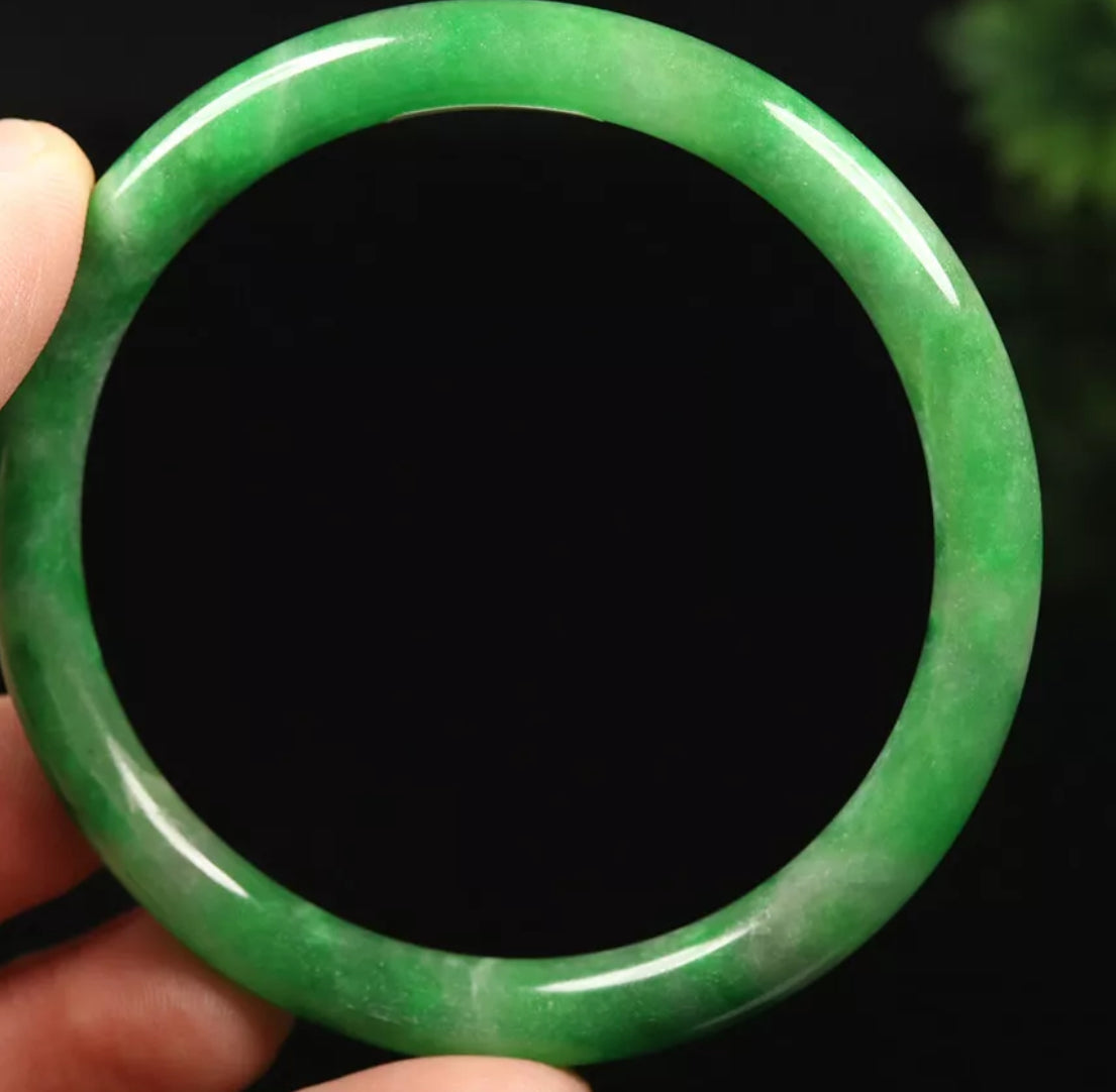 VINTAGE Medium Jadeite Green Jade Bangle Size 59mm Round Princess Cut Imperial Green Jade U3141