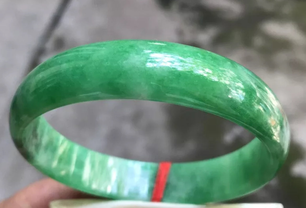 VINTAGE Large Jadeite Green Jade Bangle Size 62mm Emerald Green A464 - JazzyJewelbyAmina