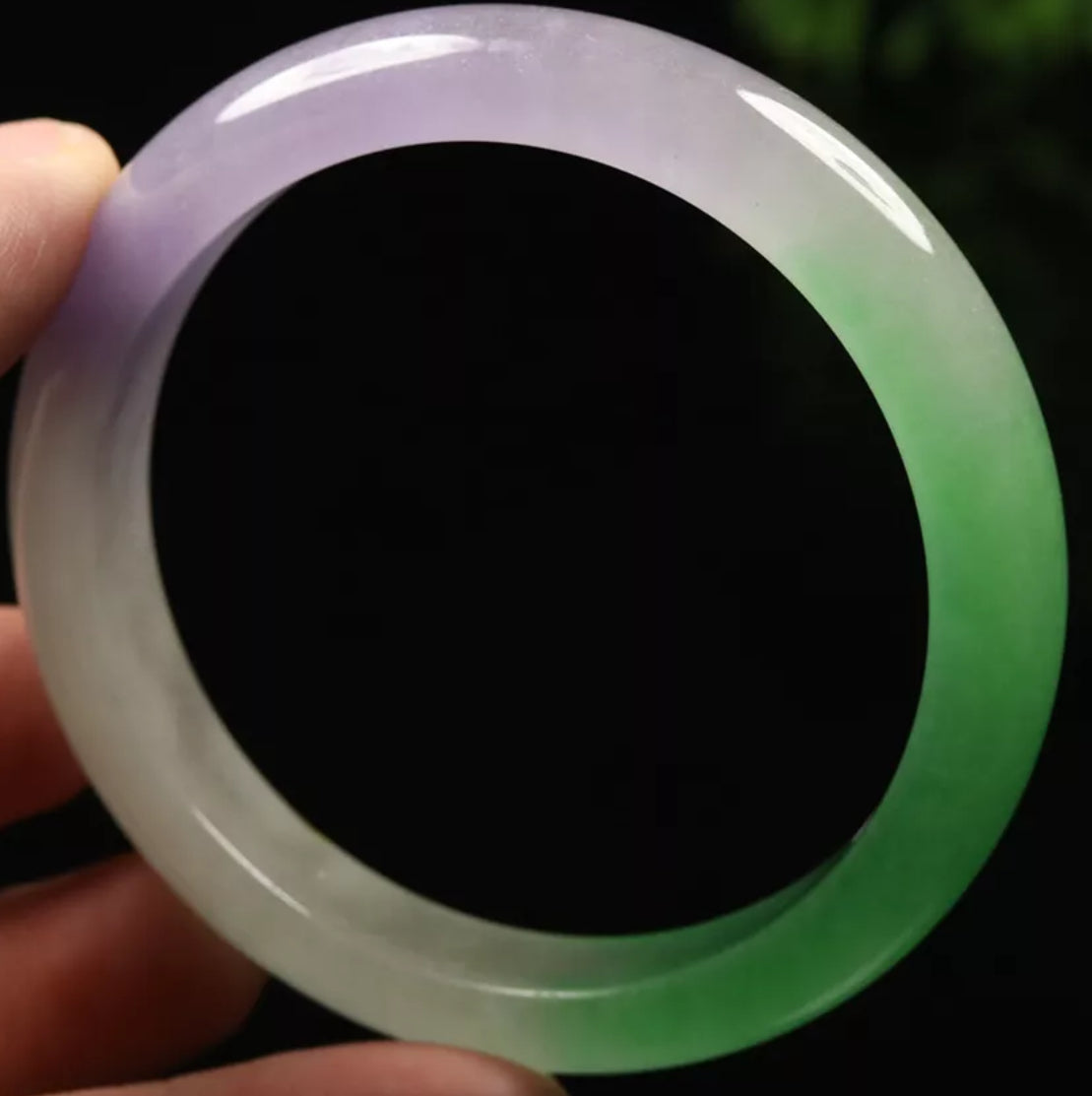 VINTAGE Medium Jadeite Green/Lavender Jade Bangle Size 59mm D615 - JazzyJewelbyAmina