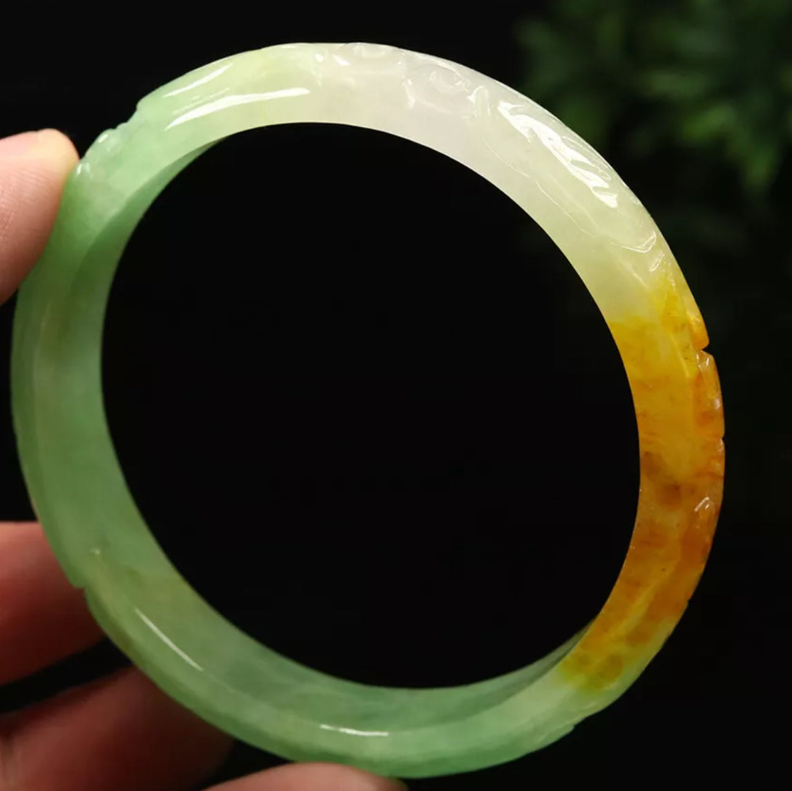 VINTAGE XL Jadeite Green/Brown Jade Bangle Handcarved Ruyi Bat Size 64mm J399 - JazzyJewelbyAmina