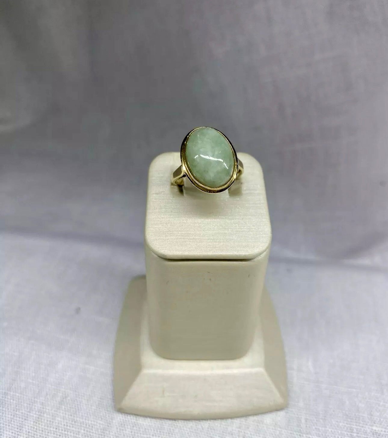 VINTAGE Jade 14K Solid Gold Oval Cabochon Ring Size 5 - JazzyJewelbyAmina