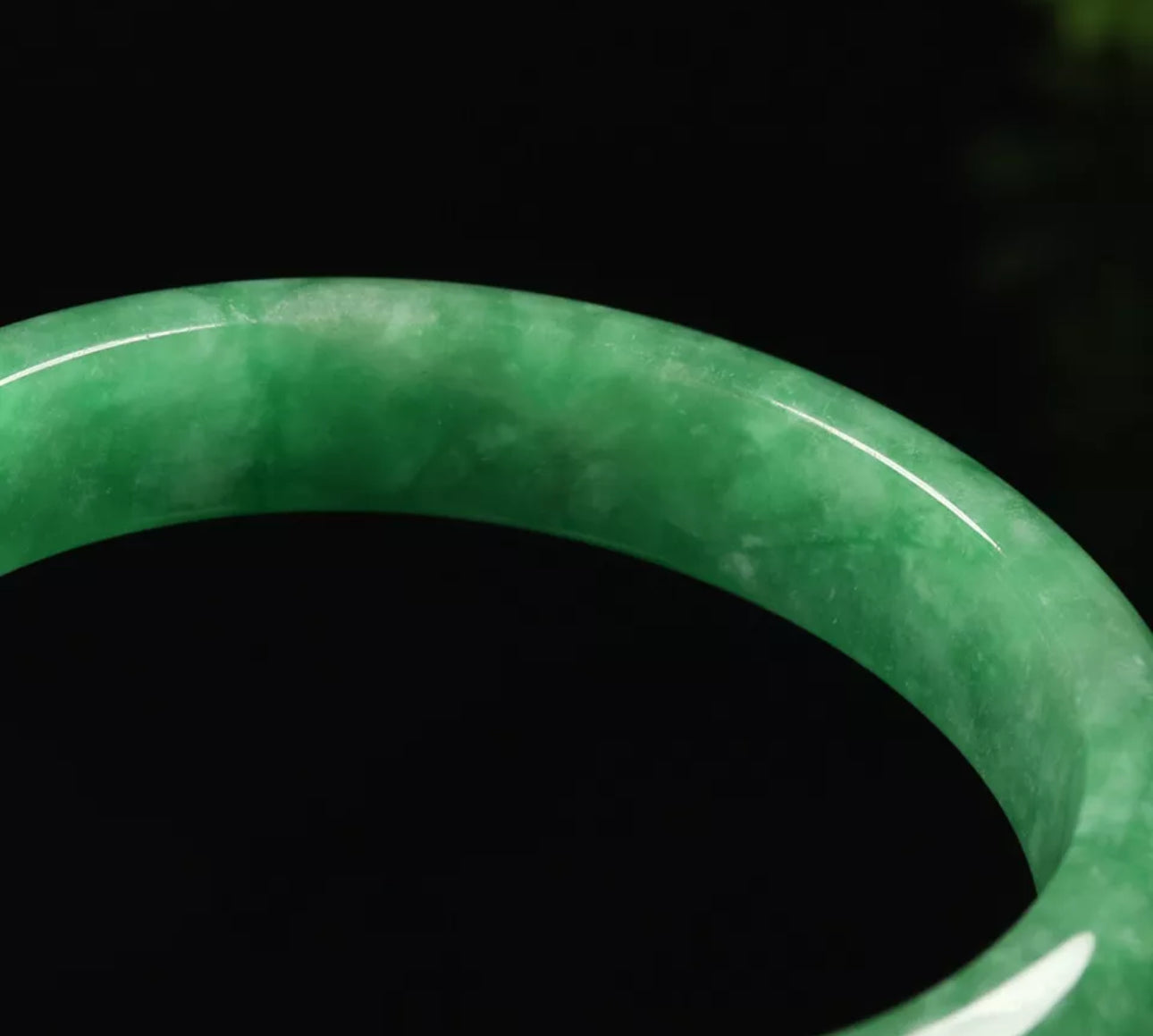 VINTAGE Medium Jadeite Green Jade Bangle Size 57mm Round Princess Cut N603 - JazzyJewelbyAmina