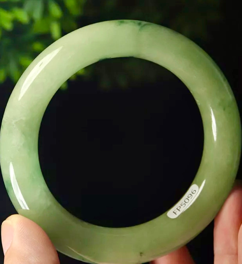 VINTAGE Large Jadeite Green Jade Bane Size 60mm Round Princess Chunky Cut S245 - JazzyJewelbyAmina