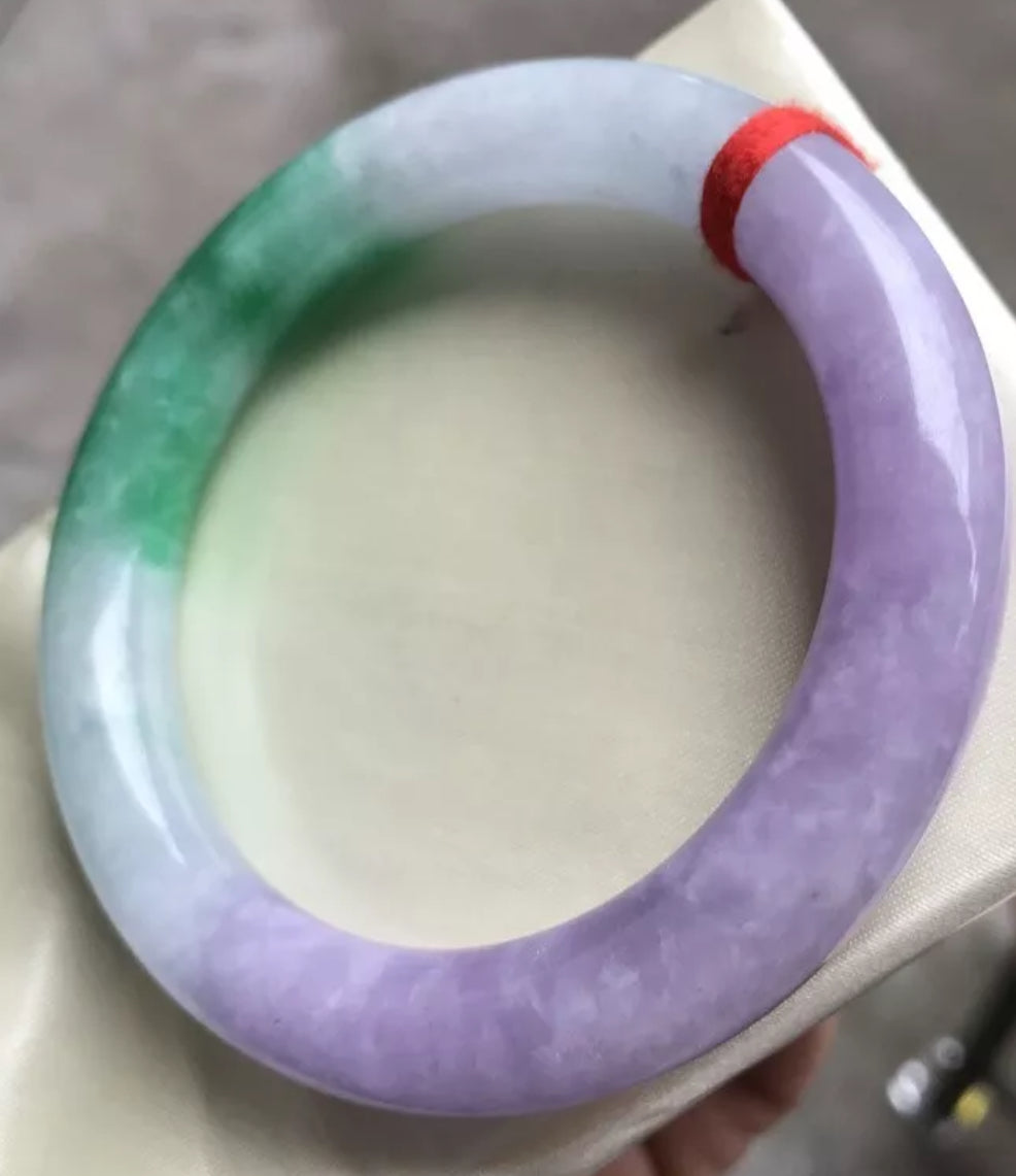 VINTAGE Large Jadeite Green/Lavender/White Jade Bangle Size 60mm Round Princess Cut D992 - JazzyJewelbyAmina