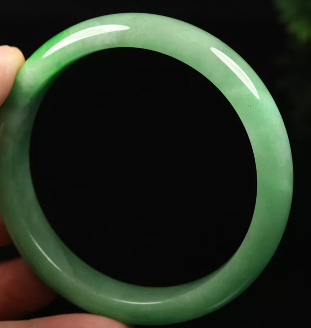 VINTAGE XL Jadeite Green Jade Bangle Size 64mm S593 - JazzyJewelbyAmina