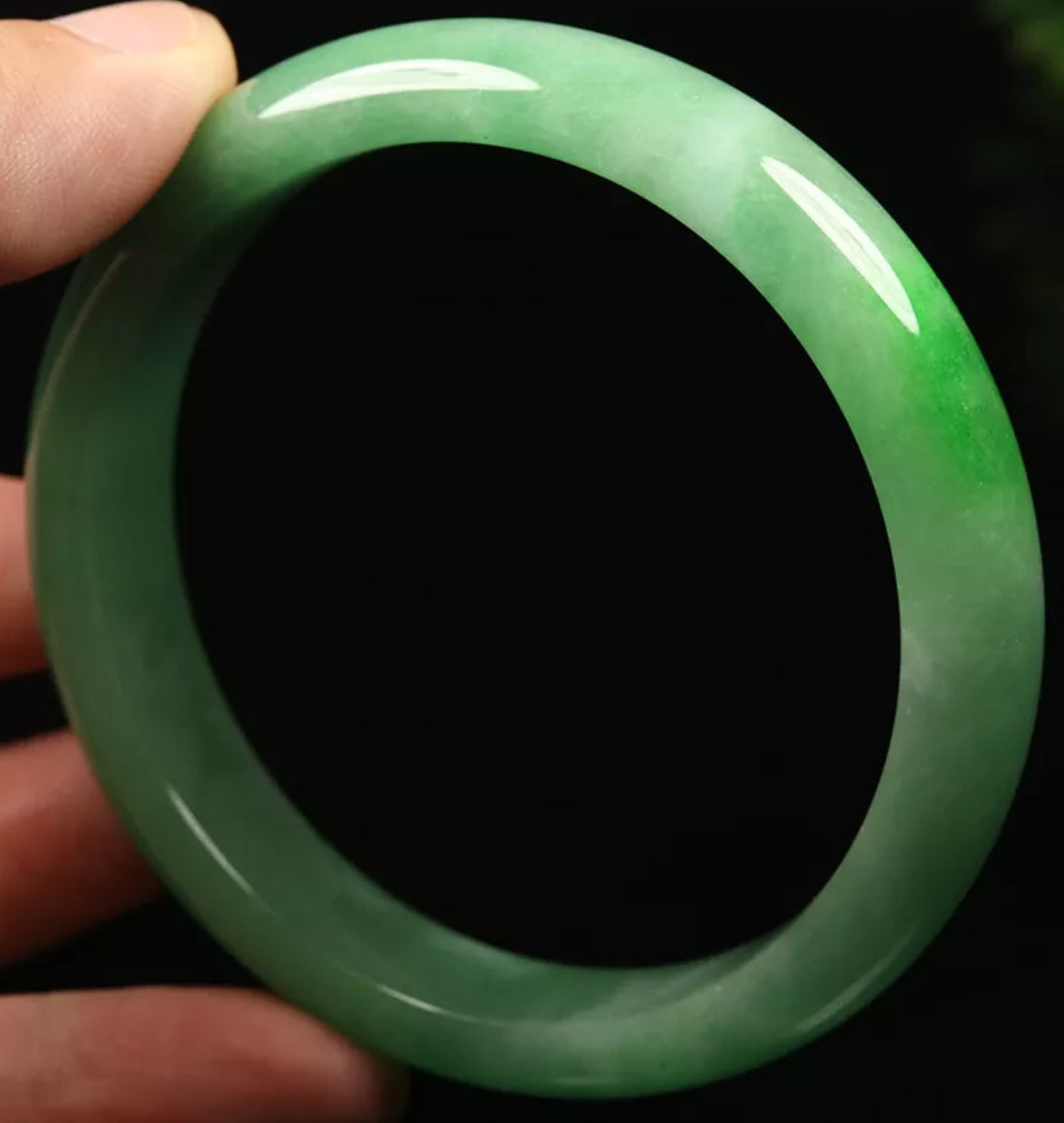 VINTAGE XL Jadeite Green Jade Bangle Size 64mm S593 - JazzyJewelbyAmina