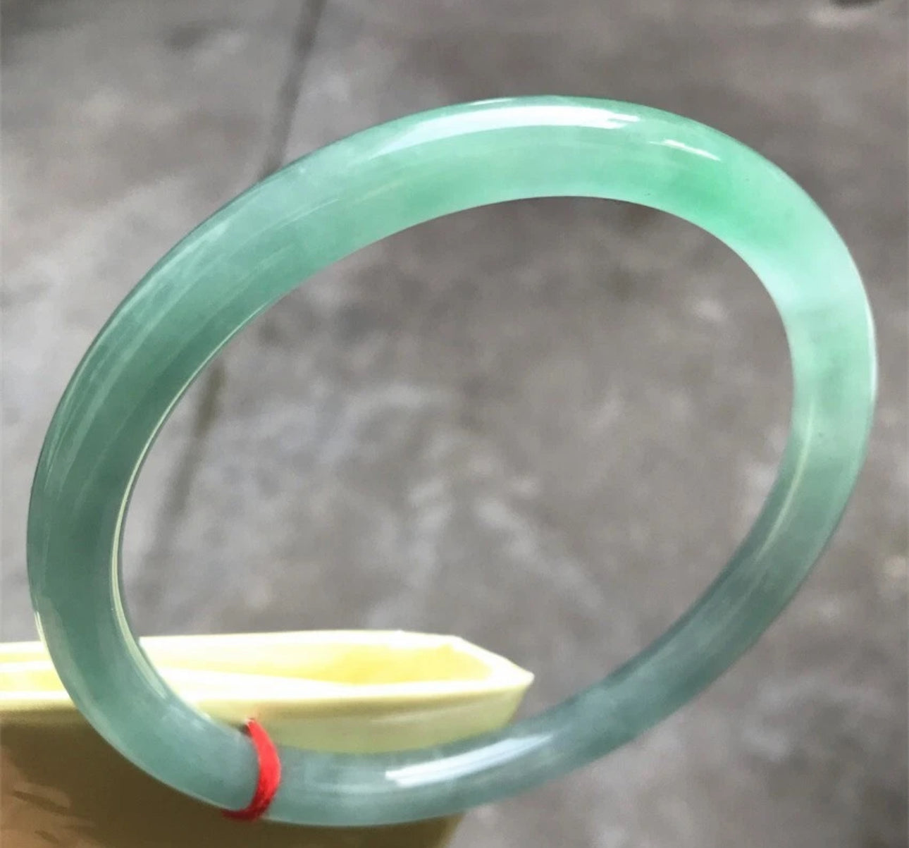 VINTAGE XXL Jadeite Green Jade Bangle Round Princess Cut Size 78MM Unique Thin Jade G813 - JazzyJewelbyAmina