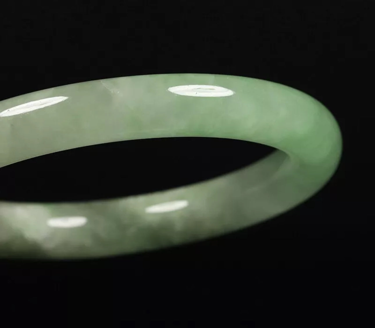 VINTAGE Medium Icy Jadeite Green Jade Bangle Size 58mm Round Princess Cut O543 - JazzyJewelbyAmina