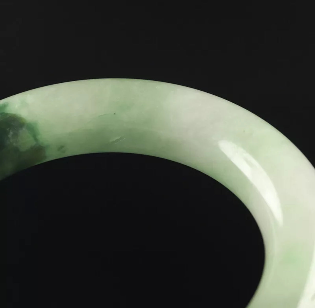 VINTAGE Small Jadeite Green Jade Bangle Round Princess Cut Size 55mm O613 - JazzyJewelbyAmina
