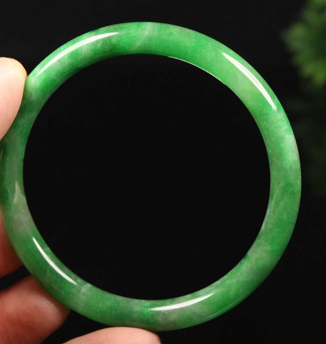 VINTAGE Medium Jadeite Green Jade Bangle Size 59mm Round Princess Cut Imperial Green Jade U3141