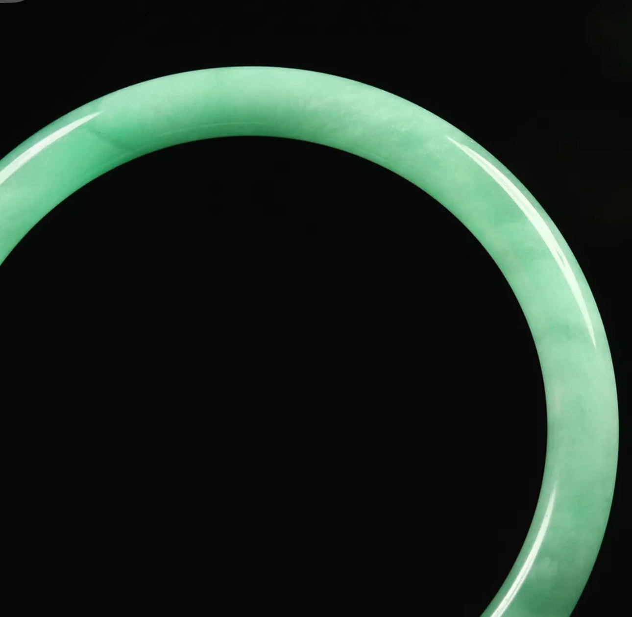 VINTAGE Medium Jadeite Green Jade Bangle Size 58mm Round Princess Cut Bright Apple Green O789 - JazzyJewelbyAmina