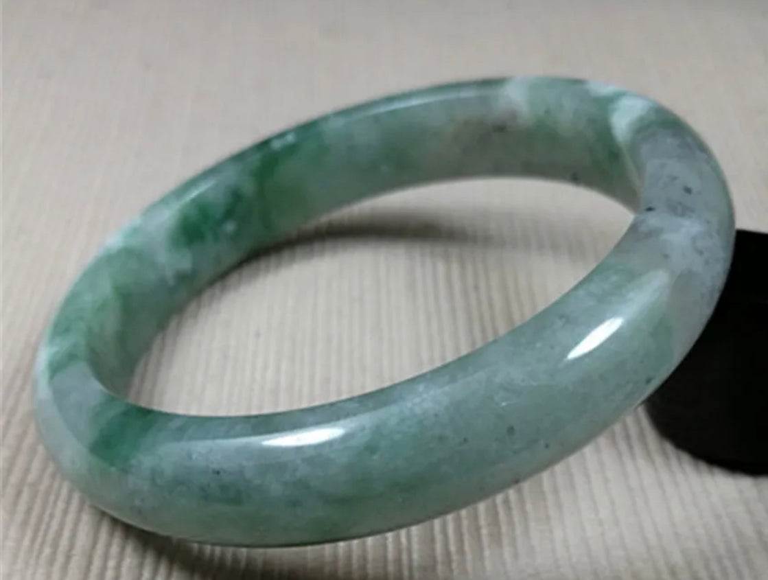 VINTAGE Large Jadeite Green Jade Bangle Size 62mm S80 - JazzyJewelbyAmina