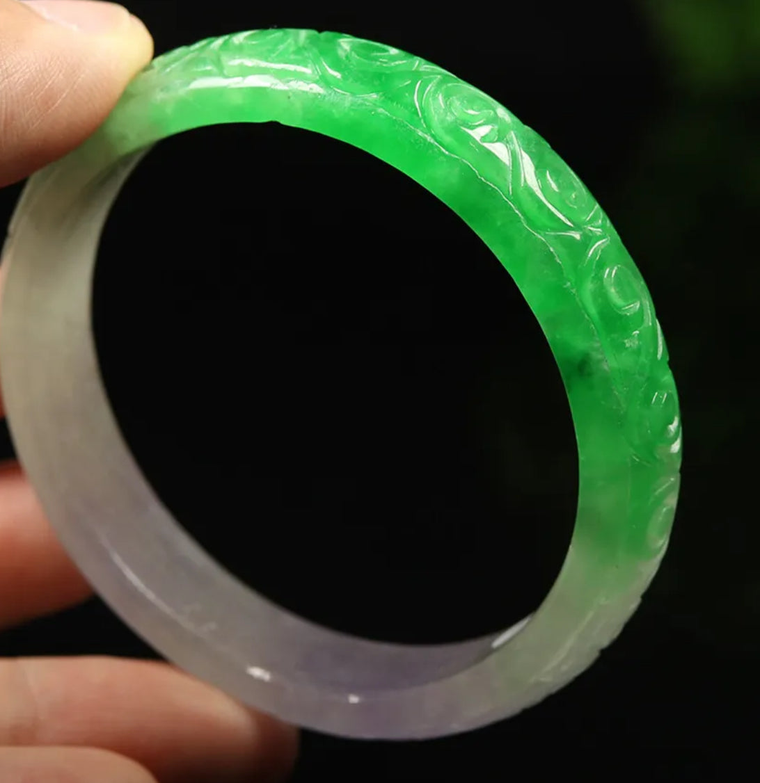 VINTAGE Small Jadeite Green/White/Lavender Hand-carved Ruyi Jade Bangle Size 55mm M847 - JazzyJewelbyAmina