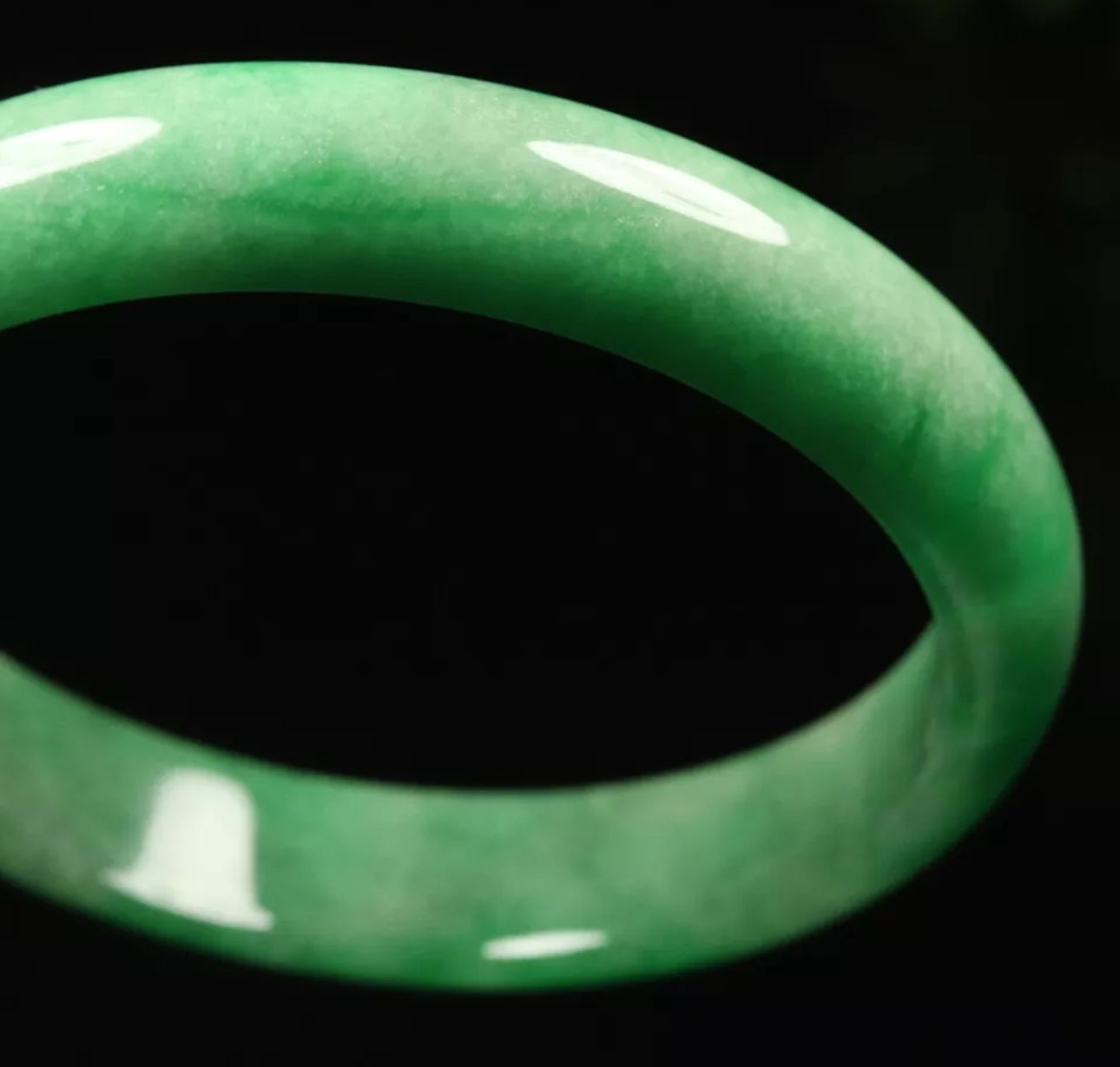 VINTAGE Medium Jadeite Green Jade Bangle Size 59mm S797 - JazzyJewelbyAmina